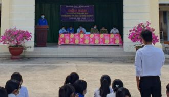 UBH LHTN Việt Nam huyện Duyên Hải phối hợp tổ chức hoạt động tuyên truyền về an toàn giao thông cho học sinh tại trường THPT Đôn Châu