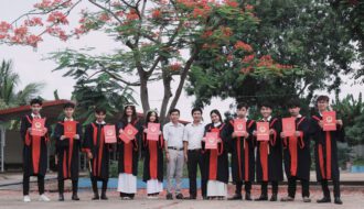 Lễ trưởng thành và tri ân cho học sinh lớp 12 tại trường THPT Long Khánh