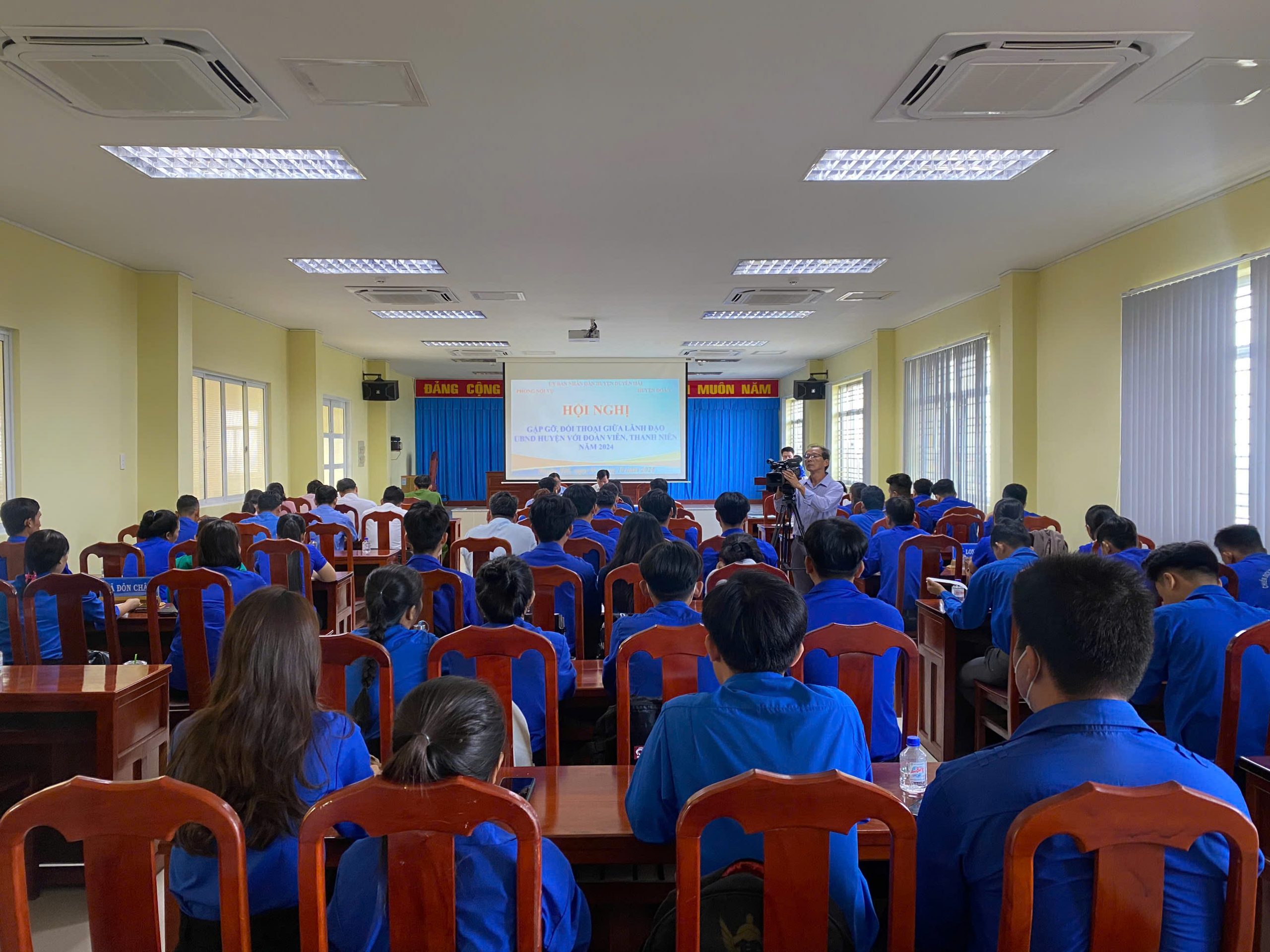 ĐỐI THOẠI GIỮA LÃNH ĐẠO UBND HUYỆN DUYÊN HẢI VỚI THANH NIÊN NĂM 2024