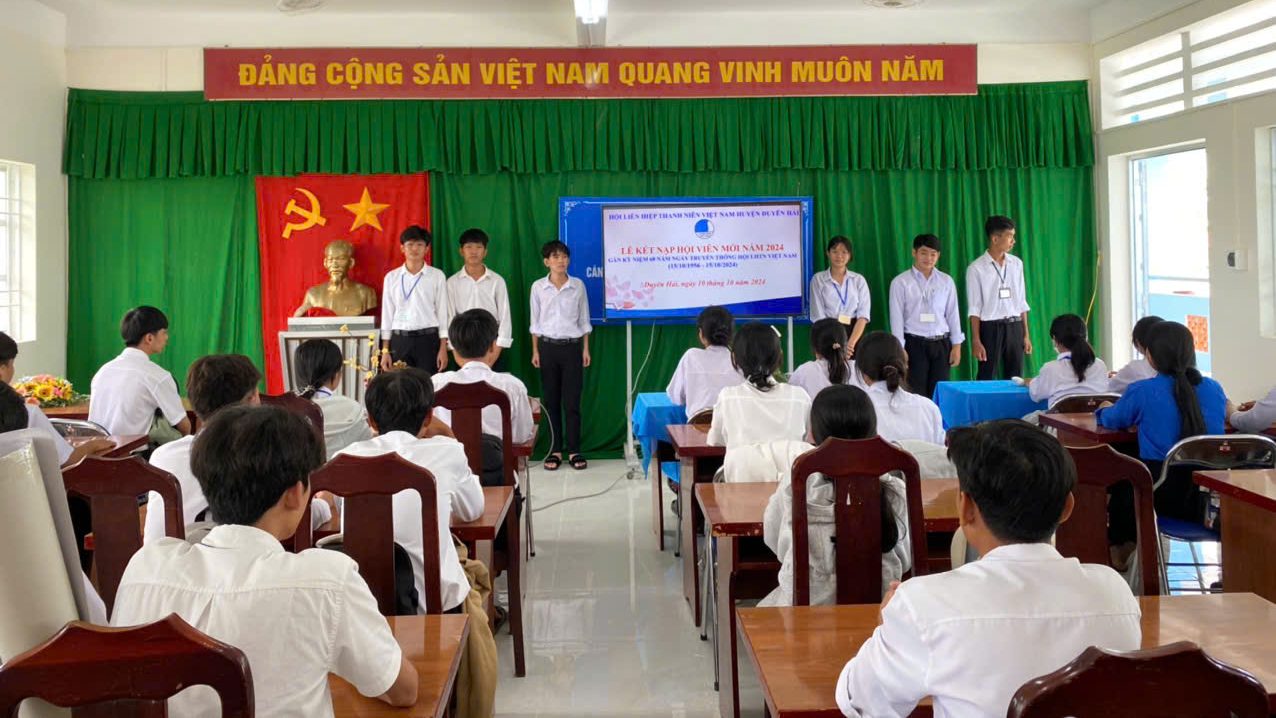 HUYỆN DUYÊN HẢI: TỔ CHỨC LỄ KẾT NẠP HỘI VIÊN HỘI LHTN VIỆT NAM NĂM 2024