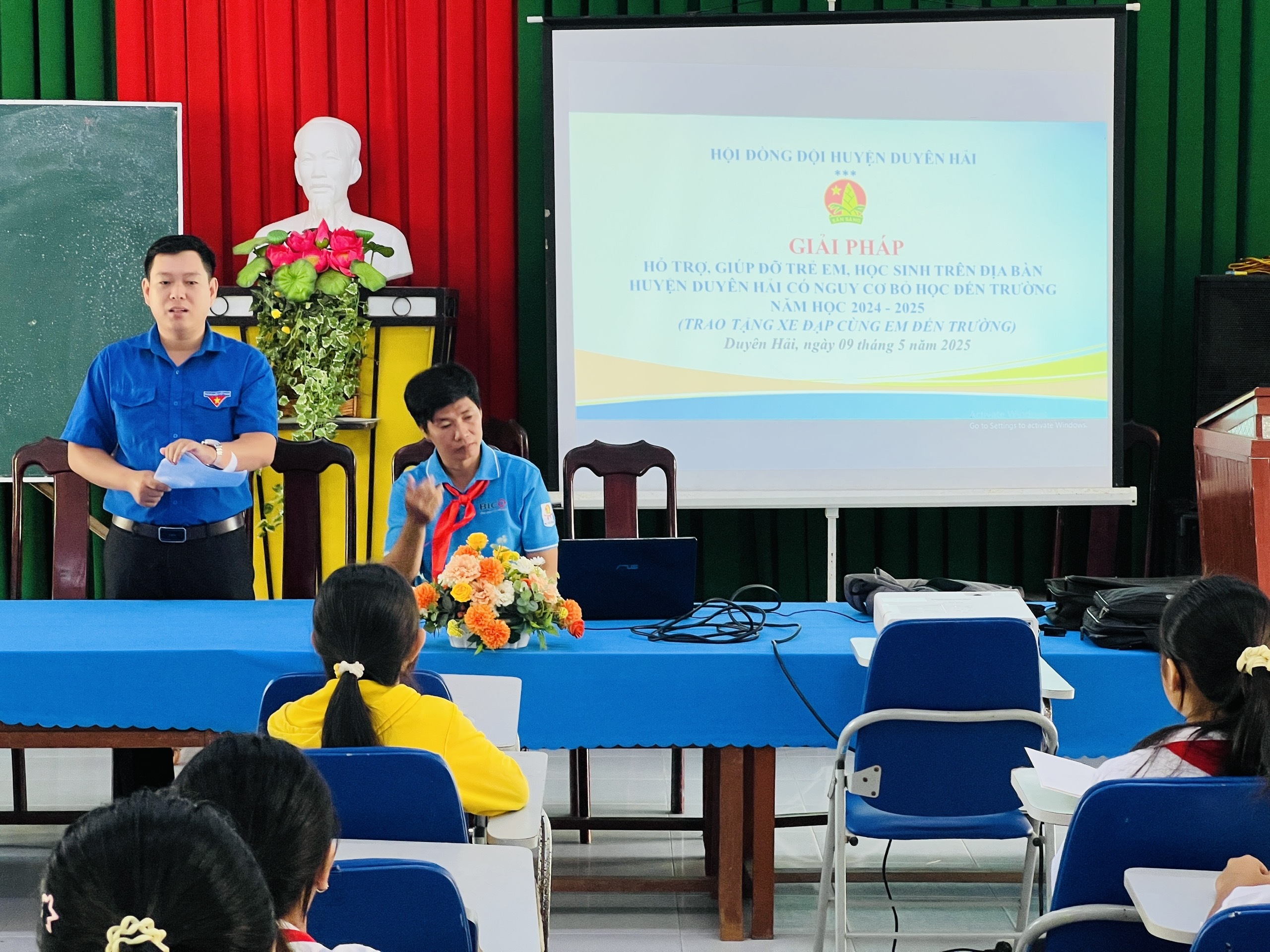 HỘI ĐỒNG ĐỘI HUYỆN: THỰC HIỆN GIẢI PHÁP “XE ĐẠP CÙNG EM ĐẾN TRƯỜNG” NHẰM HỖ TRỢ, GIÚP ĐỠ TRẺ EM, HỌC SINH TRÊN ĐỊA BÀN CÓ NGUY CƠ BỎ HỌC ĐẾN TRƯỜNG NĂM HỌC 2024 – 2025