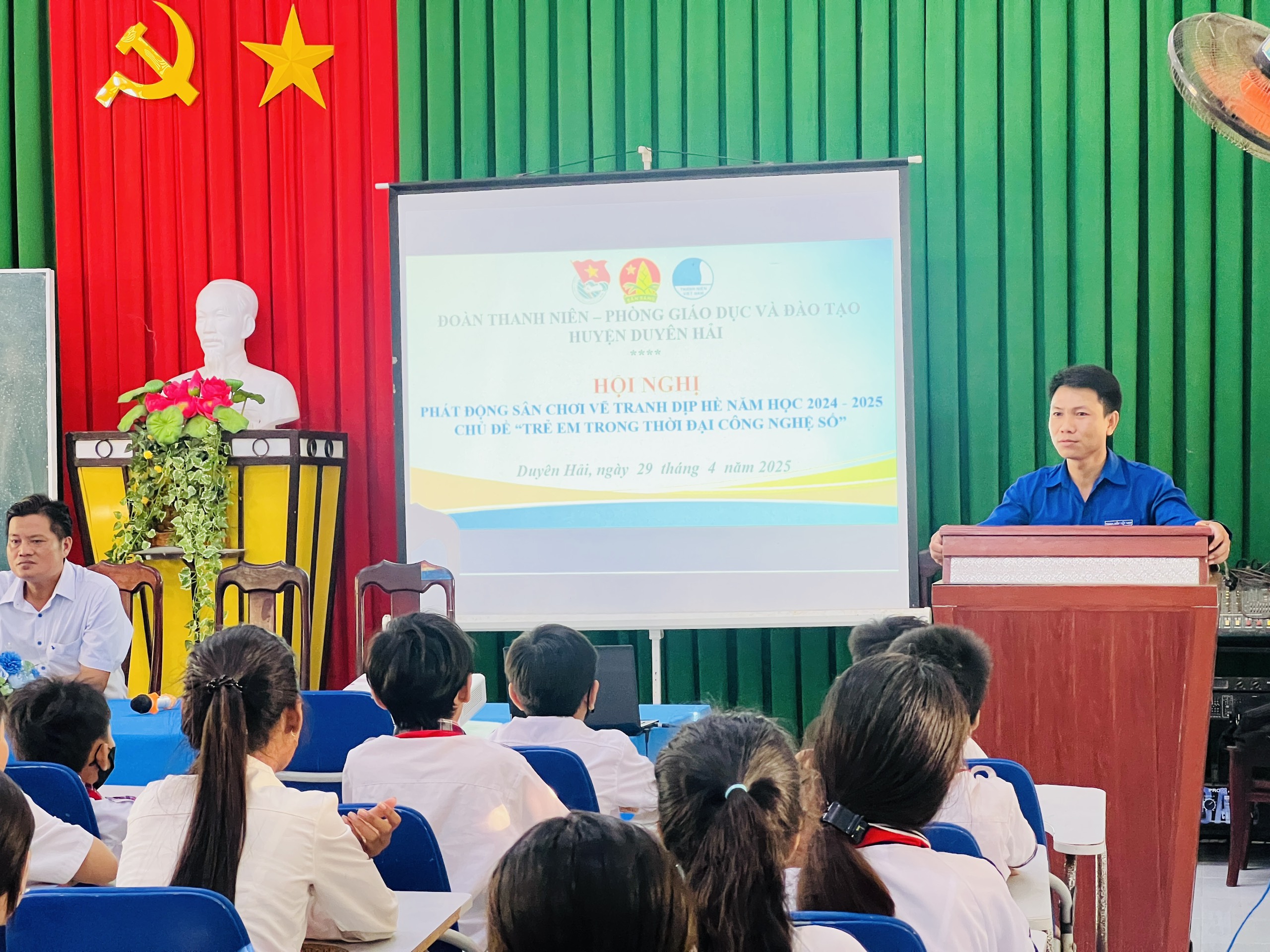 HỘI ĐỒNG ĐỘI HUYỆN DUYÊN HẢI: TỔ CHỨC SÂN CHƠI VẼ TRANH DỊP HÈ NĂM HỌC 2024 – 2025 VỚI CHỦ ĐỀ “TRẺ EM TRONG THỜI ĐẠI CÔNG NGHỆ SỐ”
