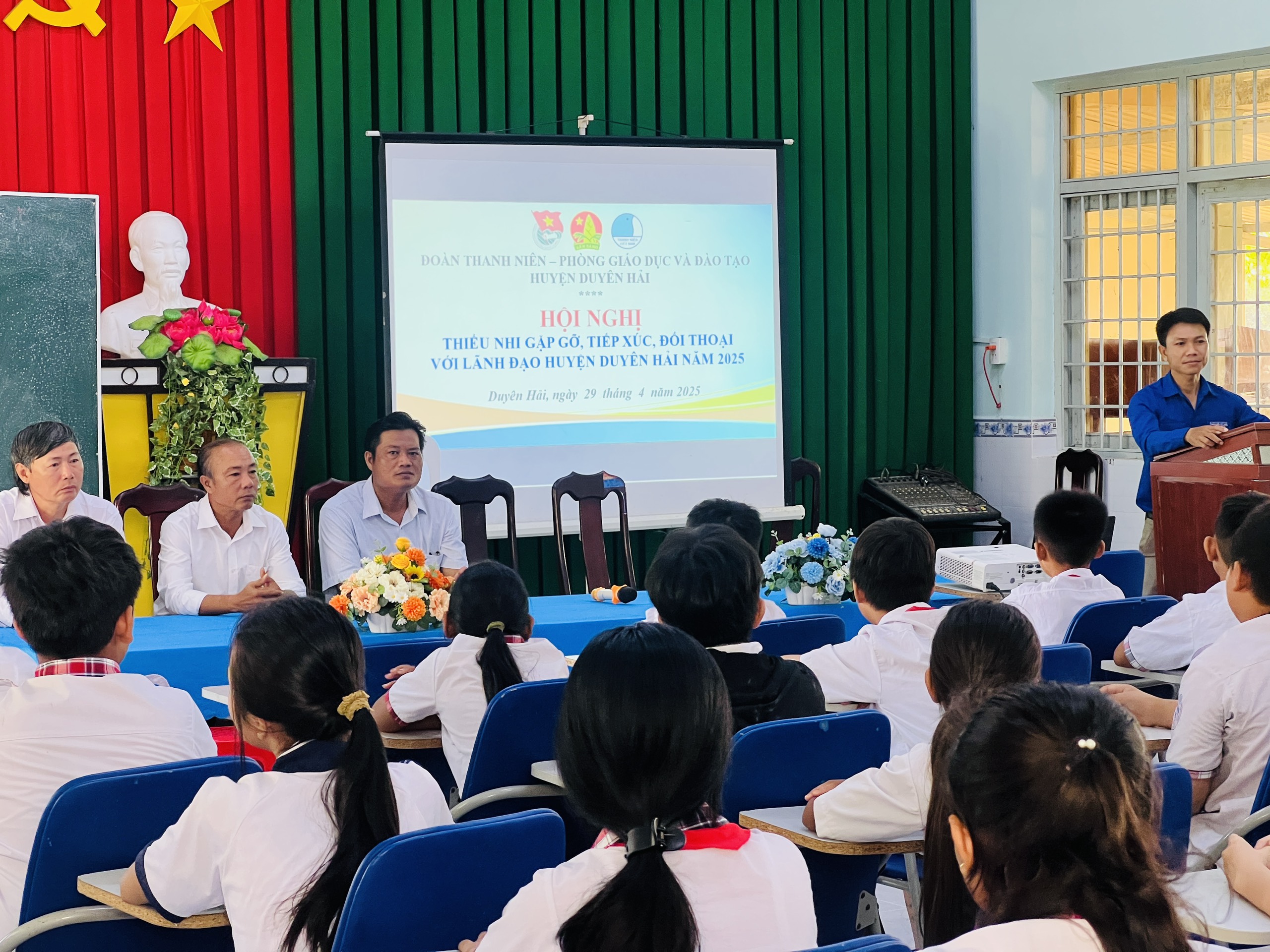 HUYỆN DUYÊN HẢI: TỔ CHỨC HỘI NGHỊ THIẾU NHI GẶP GỠ, TIẾP TÚC, ĐỐI THOẠI VỚI LÃNH ĐẠO HUYỆN NĂM 2025