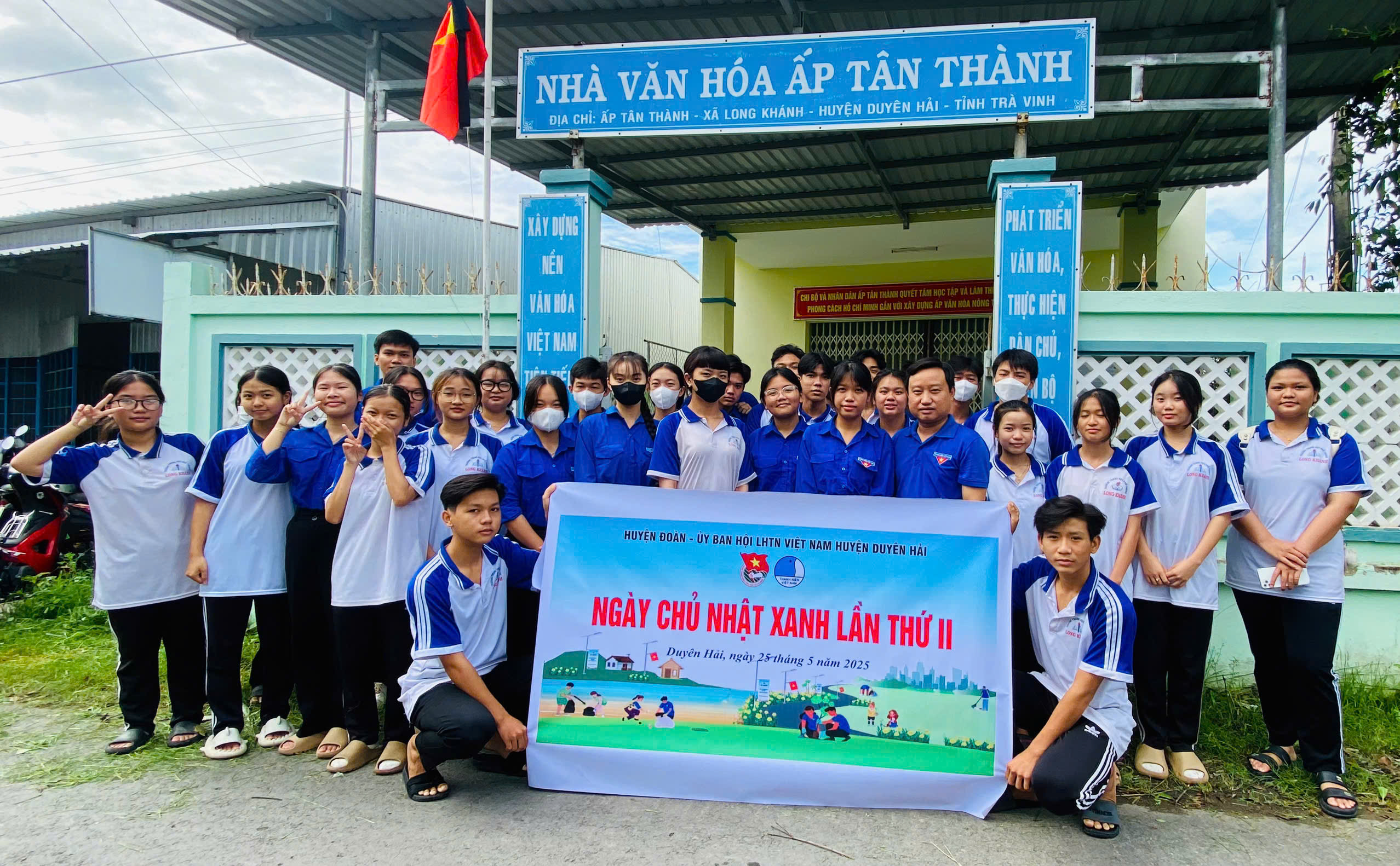 Huyện đoàn – Ủy ban Hội LHTN Việt Nam huyện Duyên Hải ra quân đồng loạt “Ngày Chủ nhật xanh” đợt II năm 2025